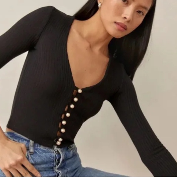Reformation Tops - Reformation Gellar Black Ribbed Pearl-Button Long Sleeve Top